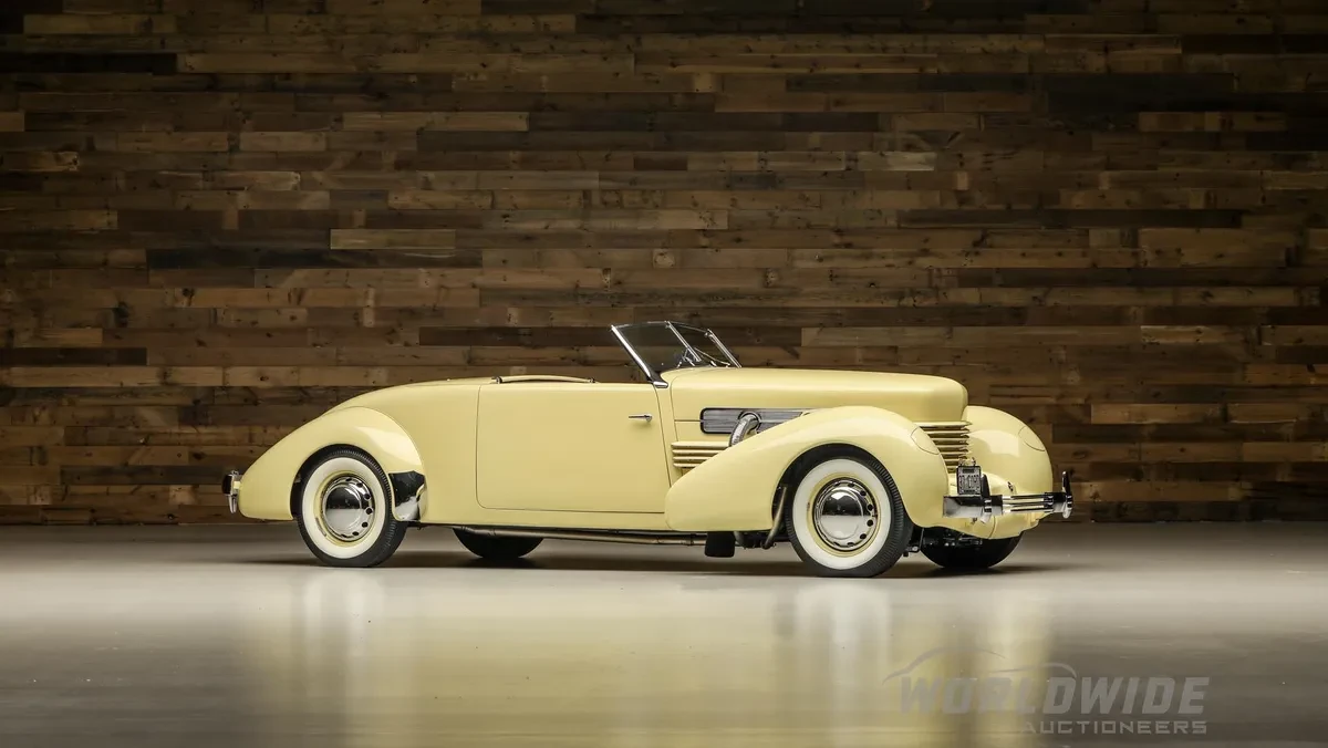 1937 Cord 812 SC Sportsman Cabriolet